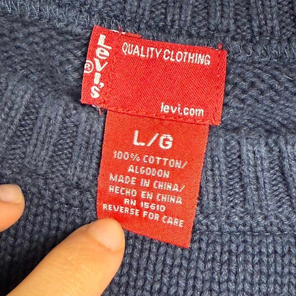 Levis Vintage Mens Navy Blue Cream Striped Cotton Knit Crewneck Sweater Large